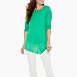 NWT Nic + Zoe featherweight angle sweater